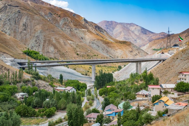 استقرار یک واحد آزمایشگاه مکانیک خاک و مقاومت مصالح در قطعه D منطقه ۲ آزادراه تهران – شمال