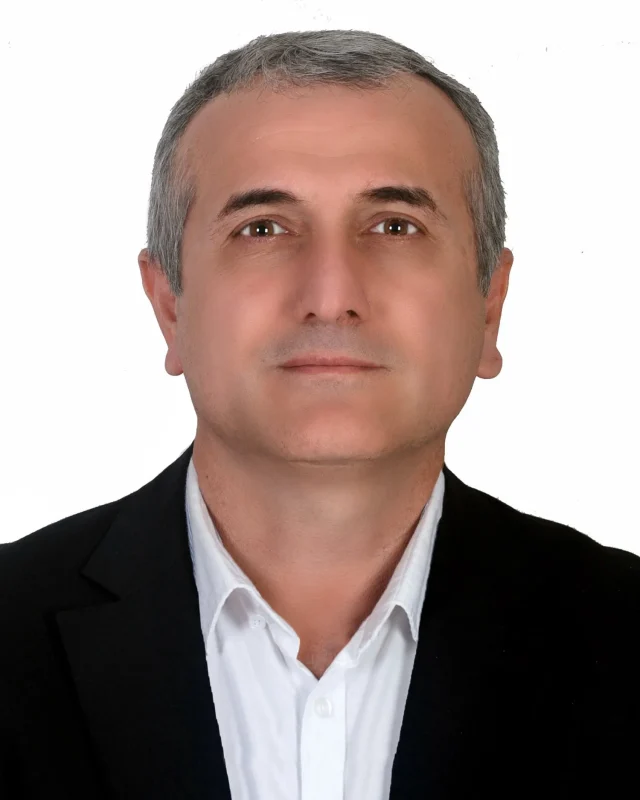 ناصر یگانه